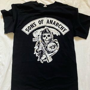 Black T-Shirt Sons of Anarchy| loose fit shirt| Size: Medium| Graphic Shirt.